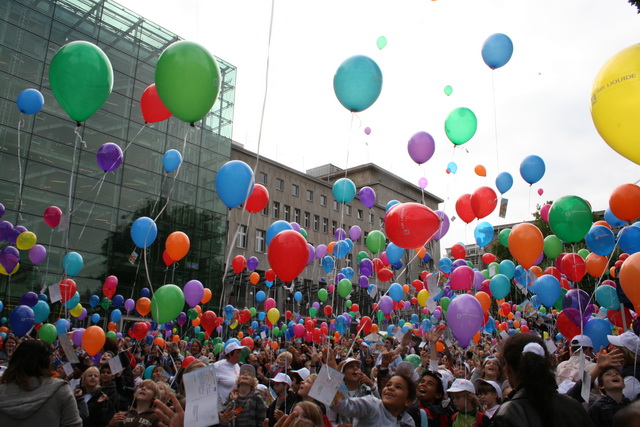 gal/2010/2010 Saitentwist Weltkindertag Burgplatz Essen 20.09.JugendhilfegGmbH Essen/2010 Saitentwist Weltkindertag Burgplatz Jugend Hilfe gGm20.09. 148.jpg